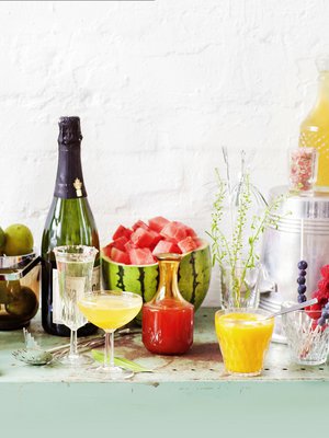 "Wau, mikä open bar!". Ei, vaan nyyttärit. Kuva: <span class="photographer">Pia Inberg</span>