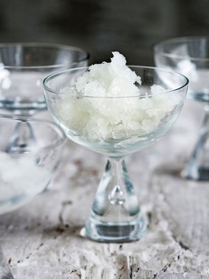 Viileä väliruoka raikastaa uudenvuoden aterian. Kuva: <span class="photographer">Panu Pälviä</span>