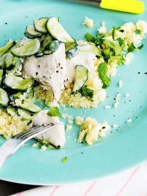 Kukkakaaliriisi on hyvä lisuke broiskulle ja tsatsikille. Kuva: <span class="photographer">Tuomas Kolehmainen</span>