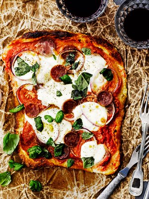 Puffipizzan parhaita puolia on myös se, että pohjataikinaa voi säilyttää pakastimessa akuutin pizzanhimon varalle. Kuva: <span class="photographer">Sami Repo.</span>