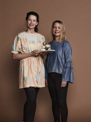 Matilda Melan ja Kaisa-Leena Pesosen yrityksen nimi, Juustotytöt, tuli vuokrakeittiön vuorolistalle tehdystä merkinnästä.