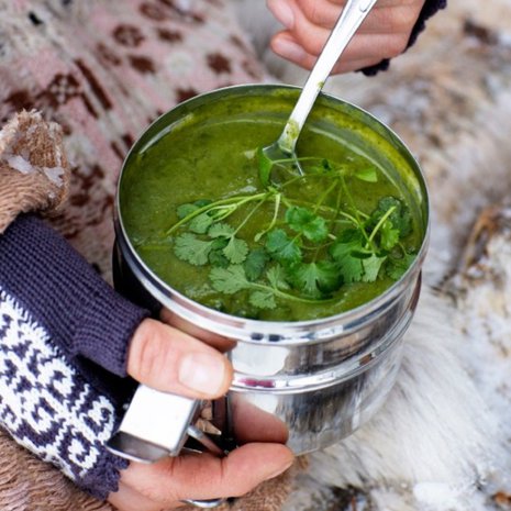 Höyryävässä keitossa ei ole kaloreta kuin 58/kcal per annos. Kuva: <span class="photographer">Laura Riihelä</span>